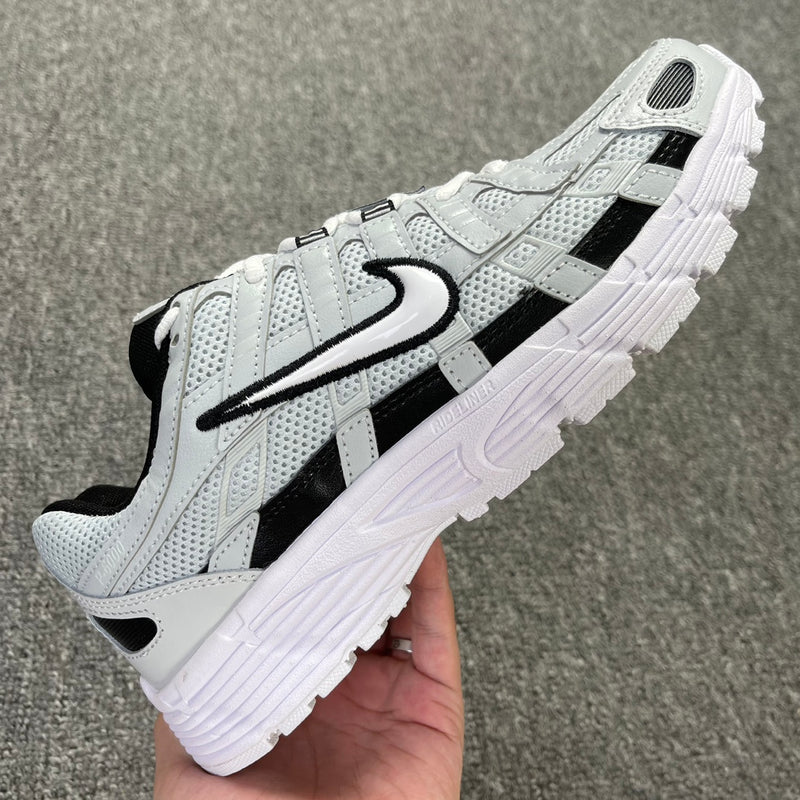 Tênis Nike P-6000