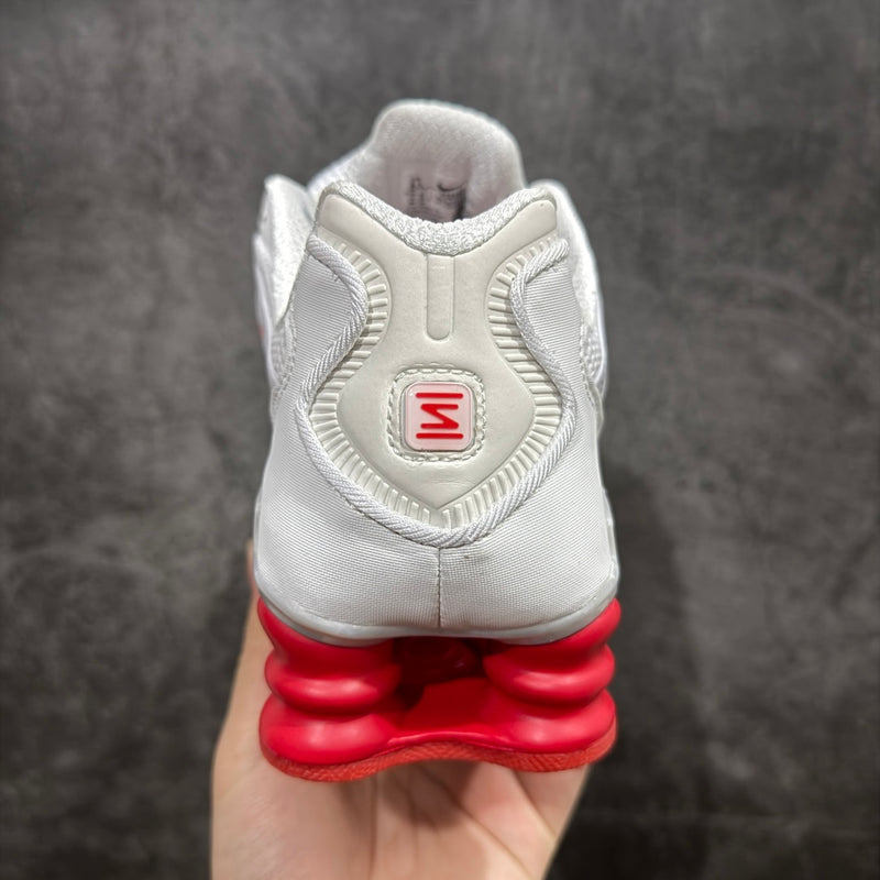 Tênis Nike Shox 12 mola