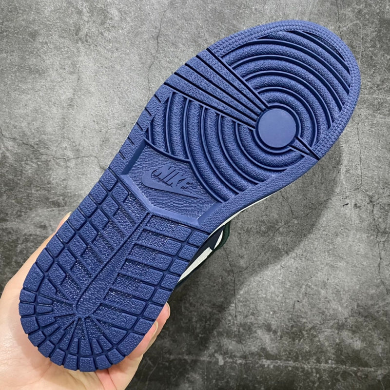 Tênis Air Jordan 1 MID
