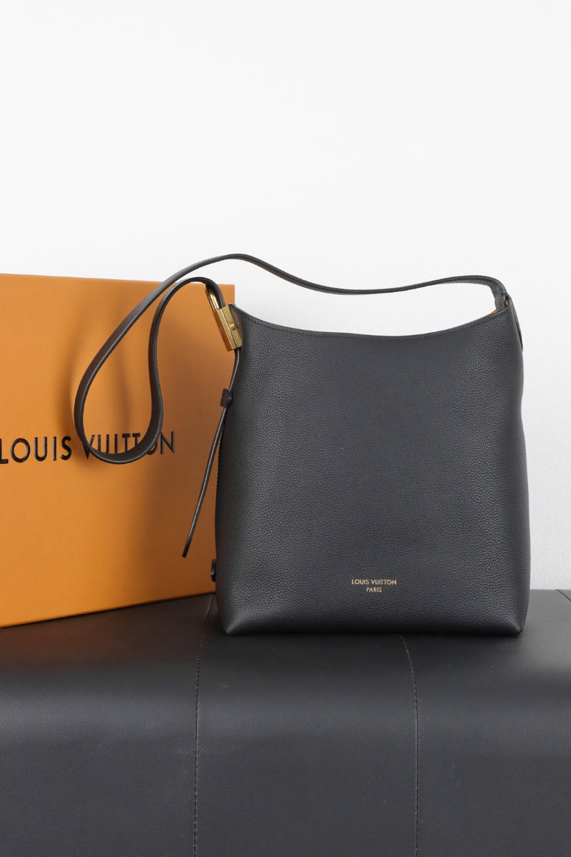 Bolsa Low Key Hobo PM Louis Vuitton