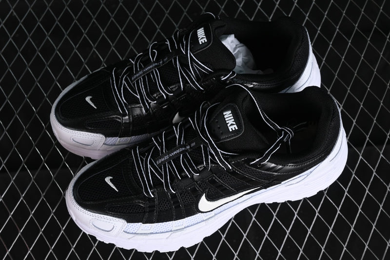 Tênis Nike P-6000