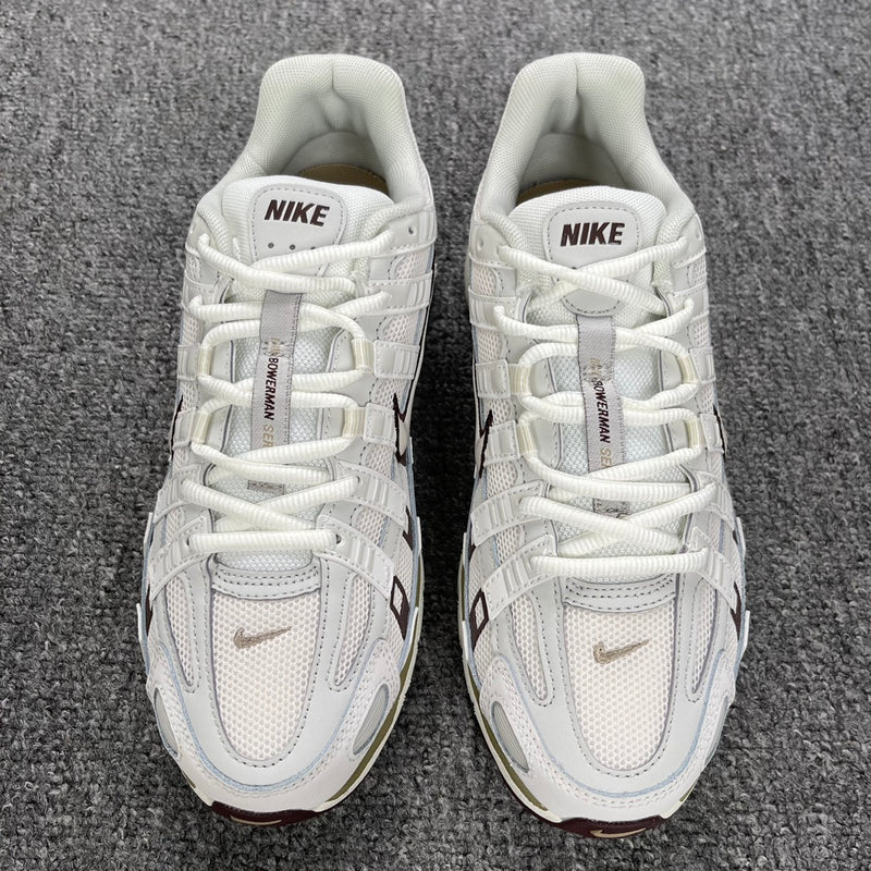Tênis Nike P-6000