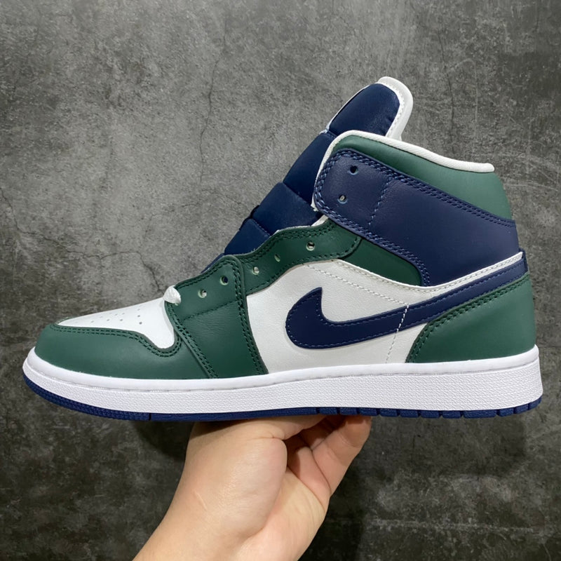 Tênis Air Jordan 1 MID