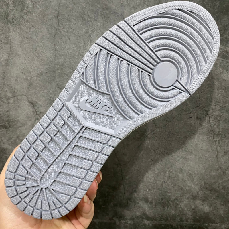 Tênis Air Jordan 1 MID