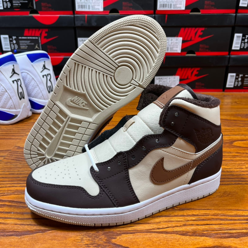 Tênis Air Jordan 1 MID