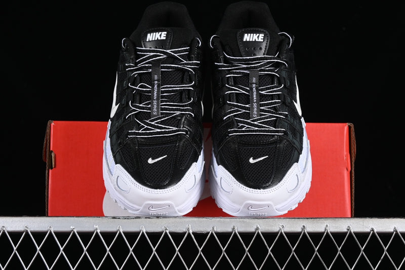 Tênis Nike P-6000