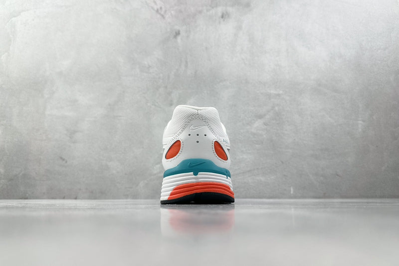 Tênis Nike P-6000