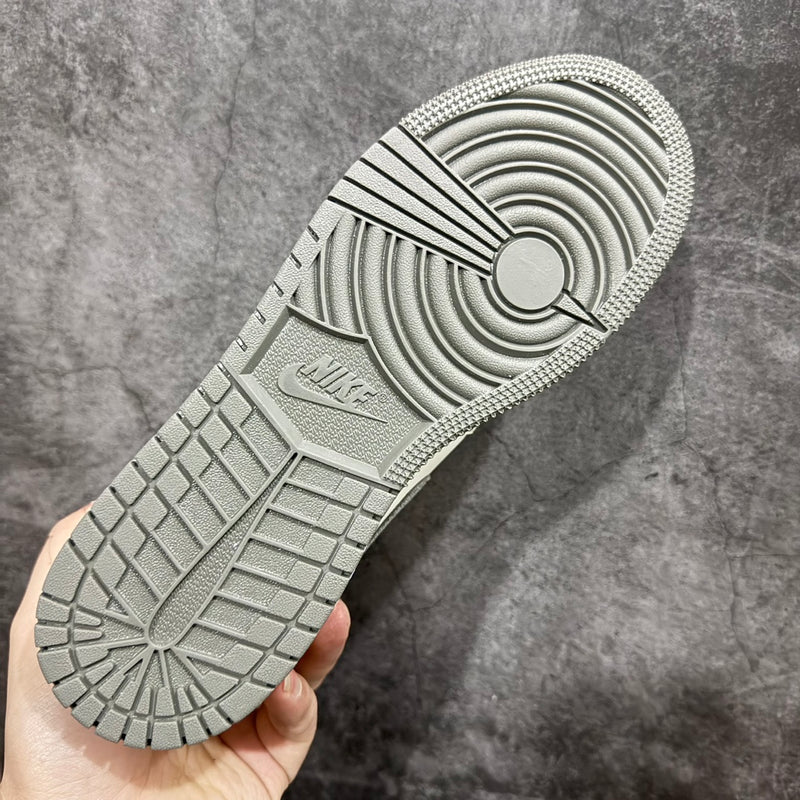 Tênis Air Jordan 1 MID