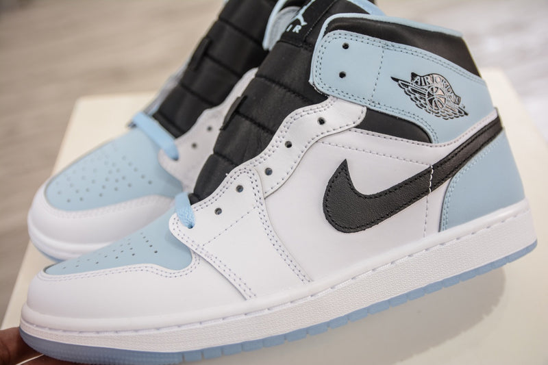 Tênis Air Jordan 1 MID