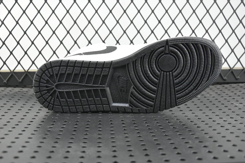 Tênis Air Jordan 1 MID