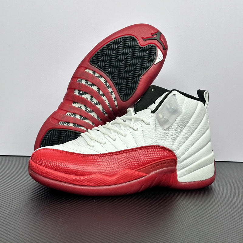 Tênis Air Jordan 12 Retro