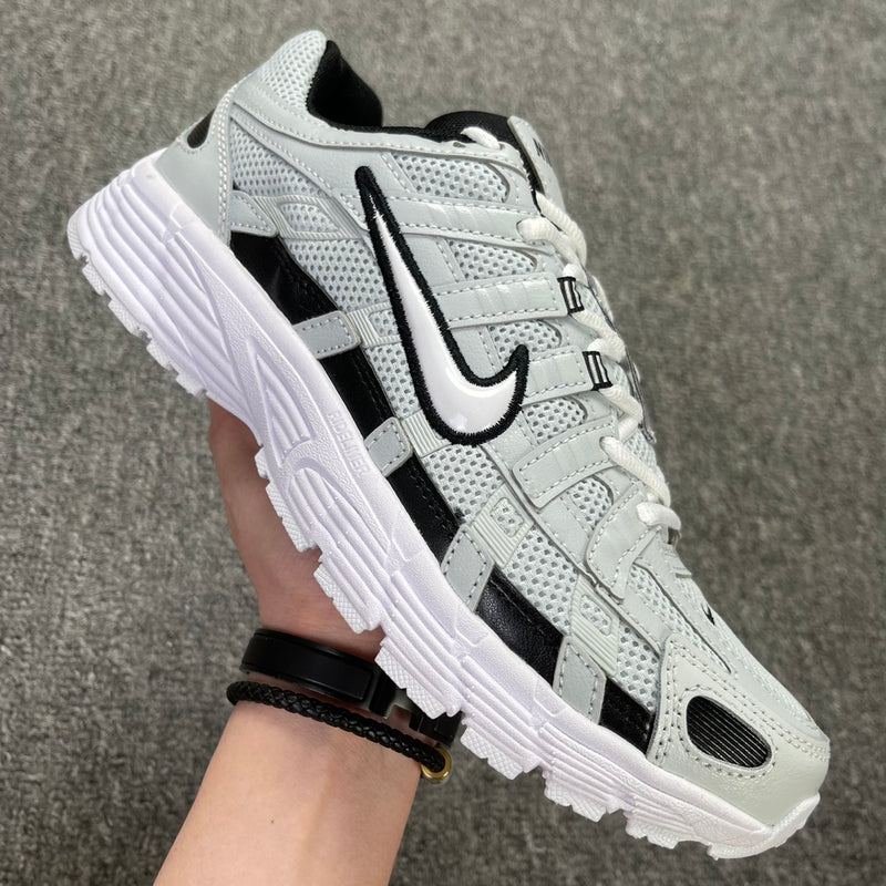 Tênis Nike P-6000