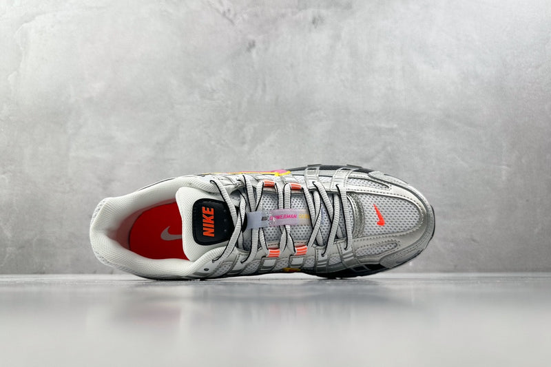 Tênis Nike P-6000