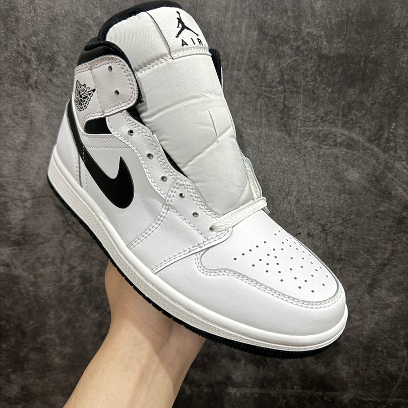Tênis Air Jordan 1 MID