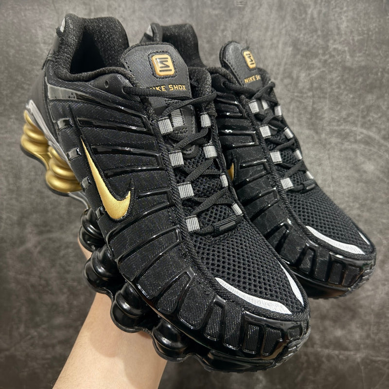 Tênis Nike Shox 12 mola