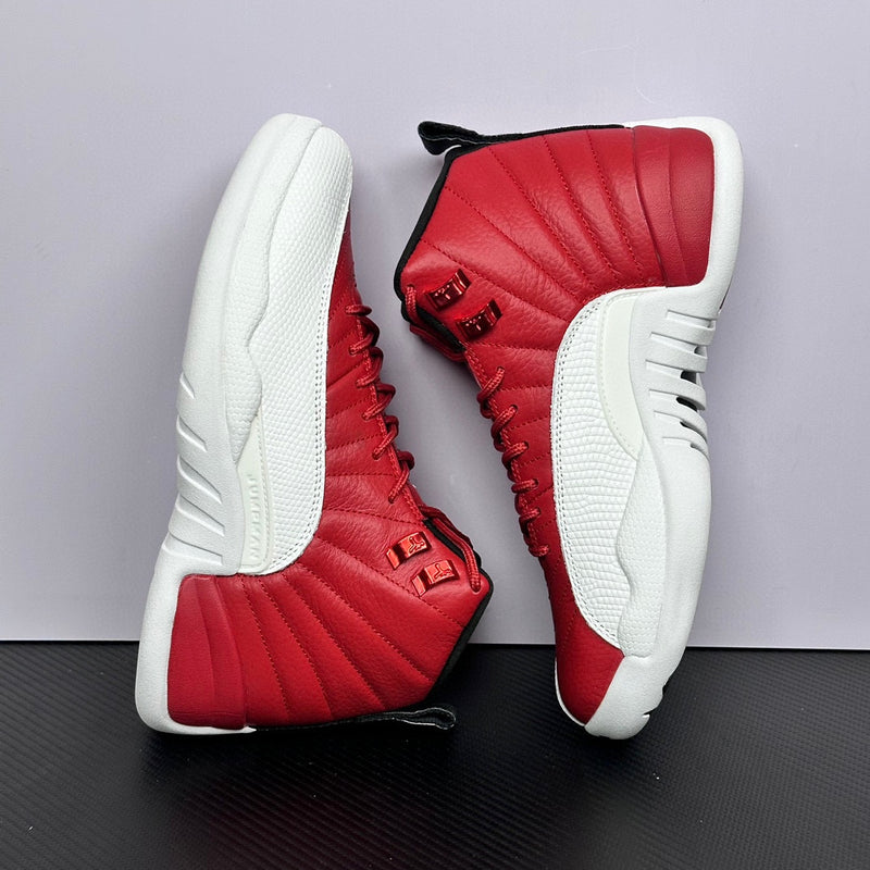 Tênis Air Jordan 12 Retro
