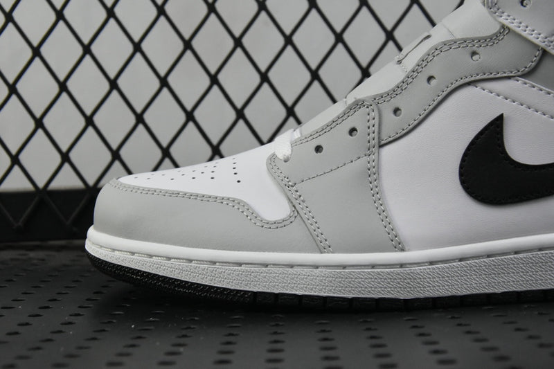 Tênis Air Jordan 1 MID