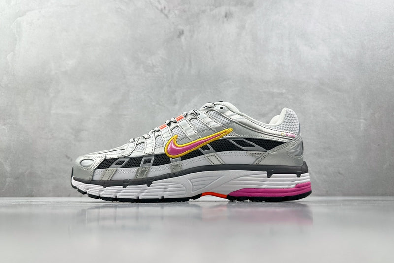 Tênis Nike P-6000