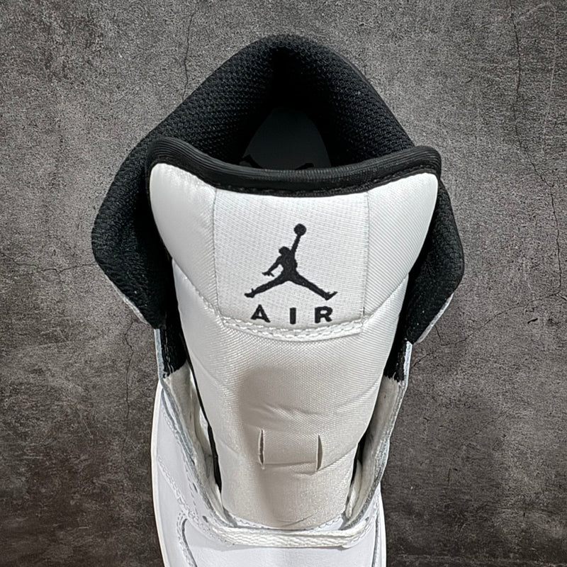 Tênis Air Jordan 1 MID