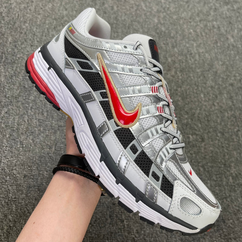 Tênis Nike P-6000