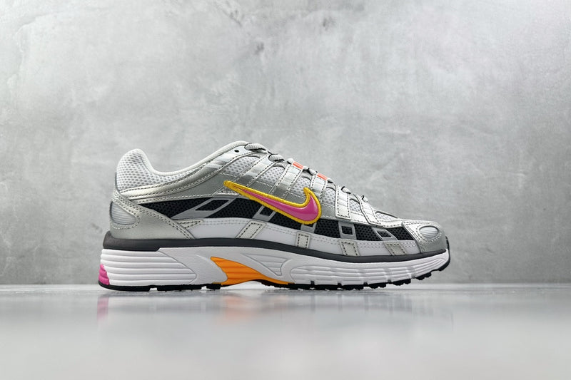 Tênis Nike P-6000