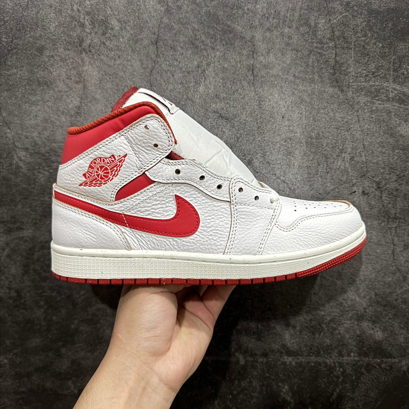Tênis Air Jordan 1 MID