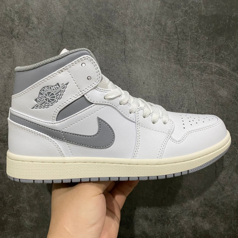 Tênis Air Jordan 1 MID