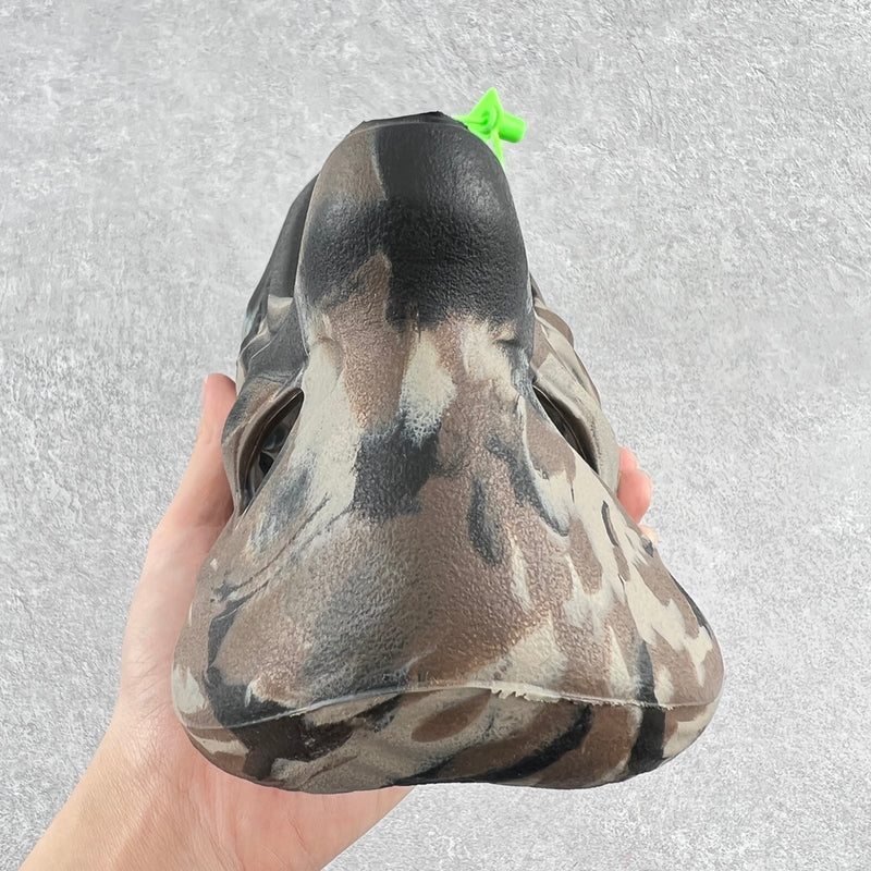 Tênis Adidas Yeezy Foam Runner
