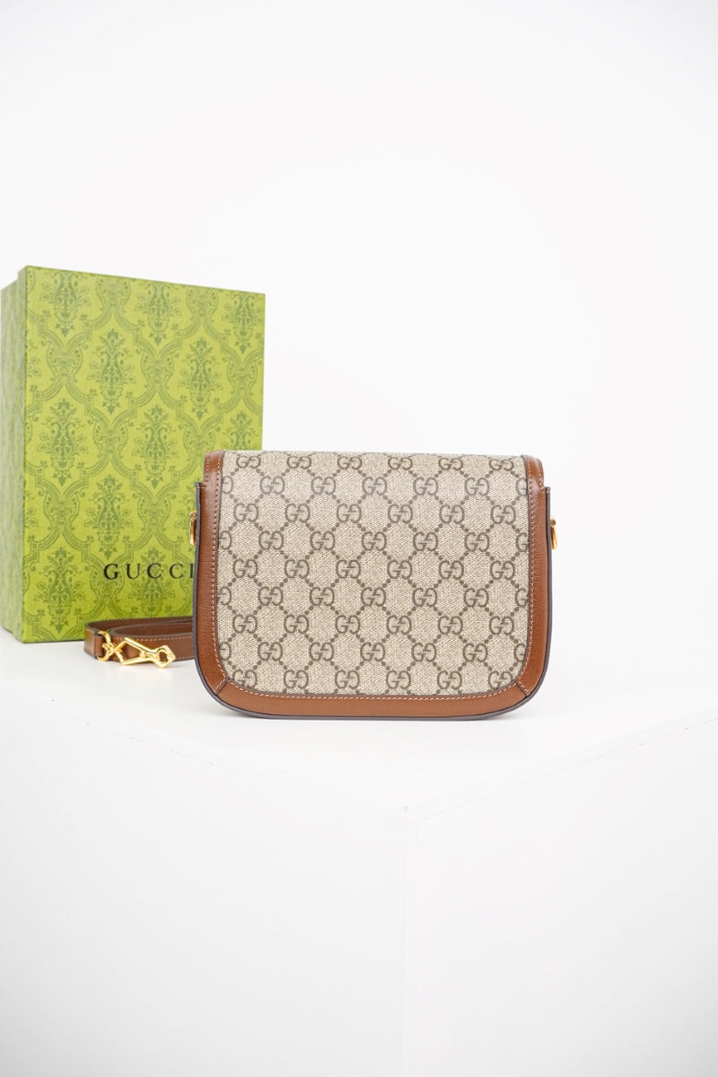 Bolsa Gucci de Onbro com Detalhe Horsibet 1955