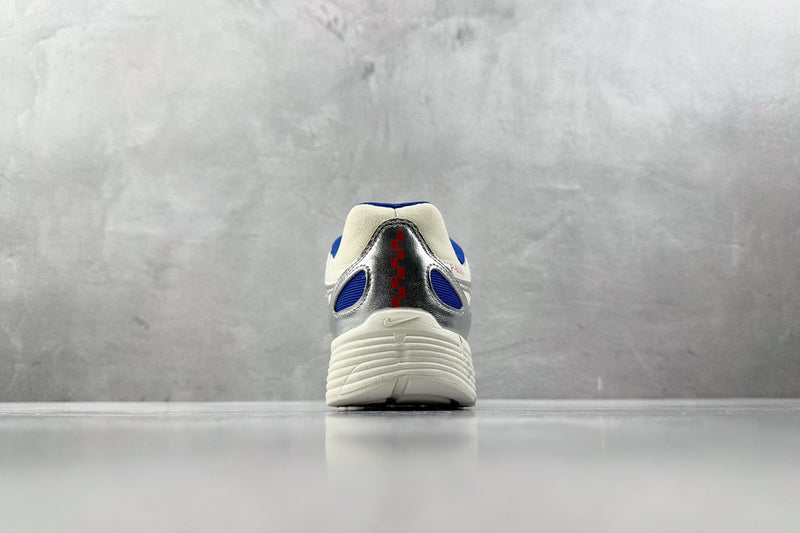 Tênis Nike P-6000