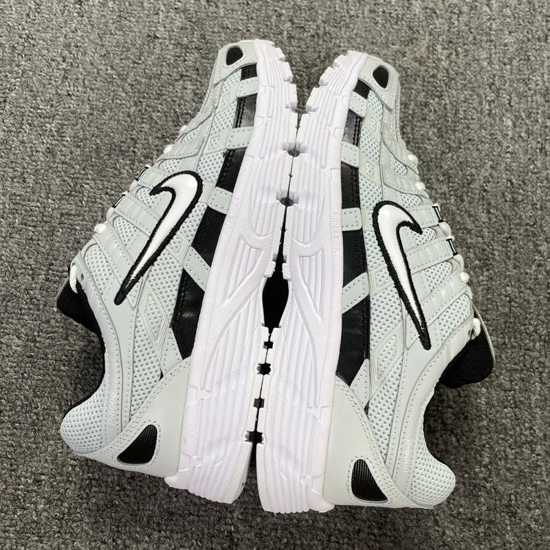 Tênis Nike P-6000