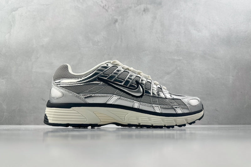 Tênis Nike P-6000