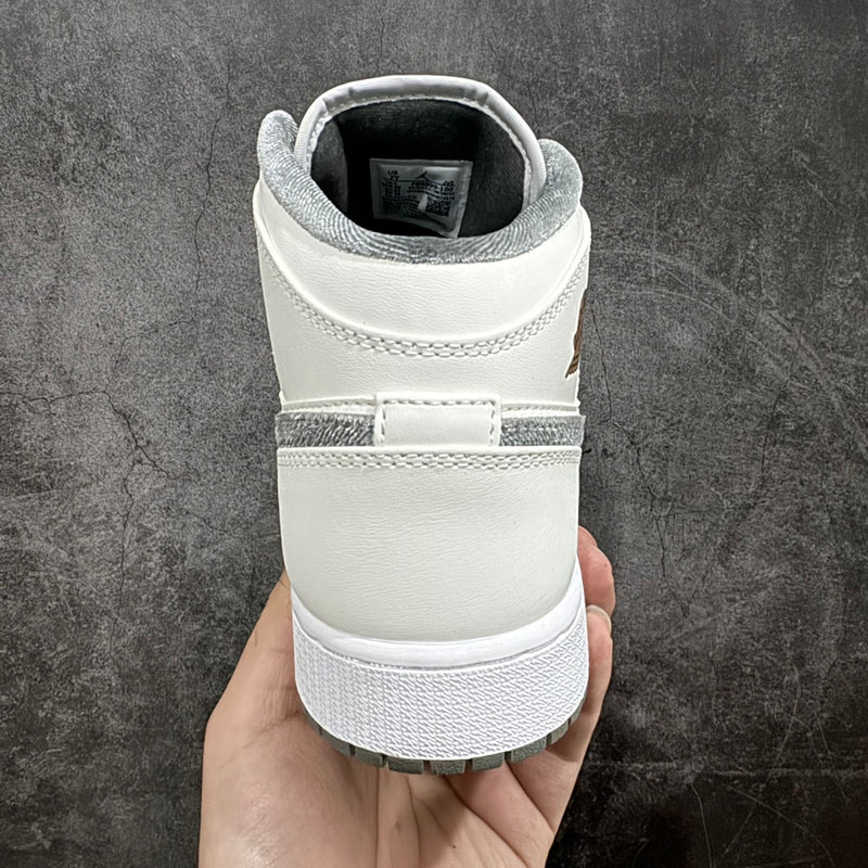 Tênis Air Jordan 1 MID