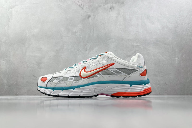 Tênis Nike P-6000