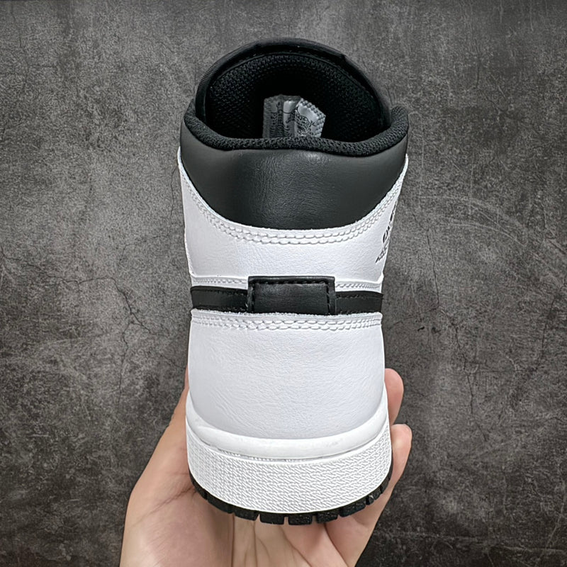 Tênis Air Jordan 1 MID