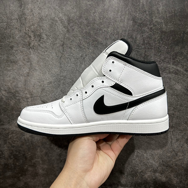 Tênis Air Jordan 1 MID