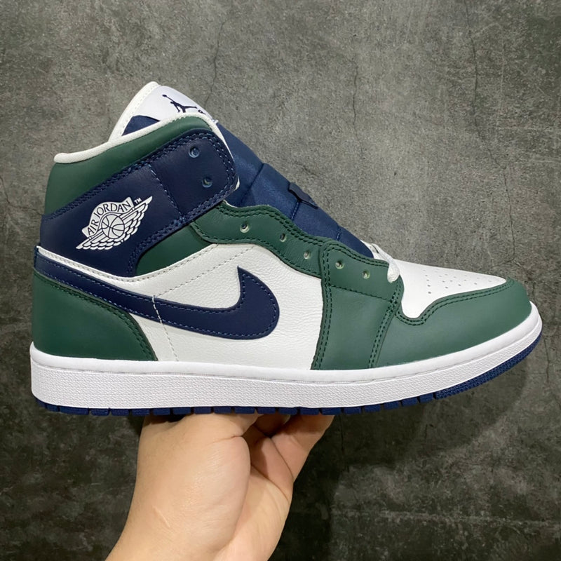 Tênis Air Jordan 1 MID