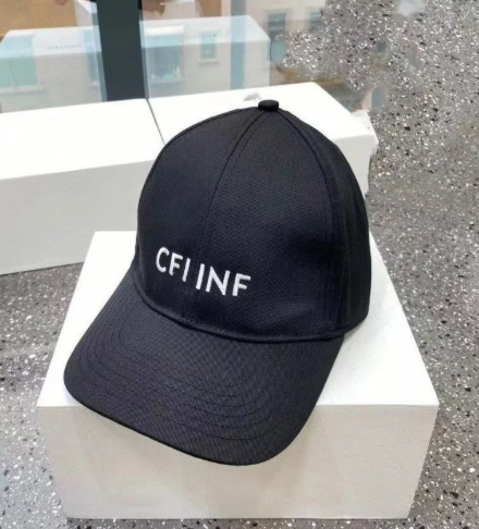 boné de beisebol Celine