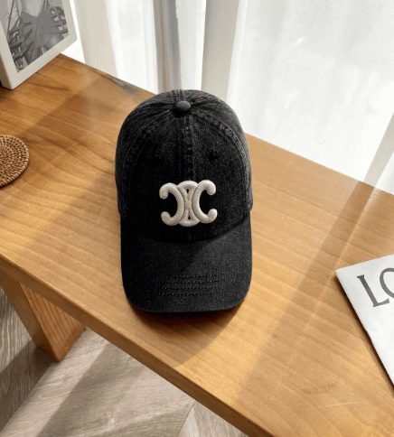 boné de beisebol Celine